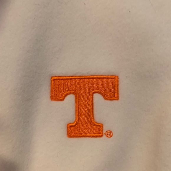 Columbia: Women’s University of Tennessee Vols UTK White Short Sleeve Vest NWT - Picture 3 of 6